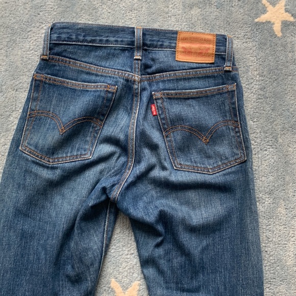 Levi Denim Jeans - Excellent Condition - Picture 7 of 9